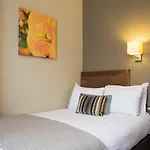 Hotel The Met - Newly Refurbished 4*
