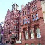 Hotel The Met - Newly Refurbished 4*