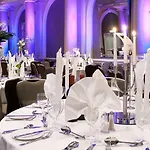The Met - Newly Refurbished 4* Leeds (West Yorkshire)