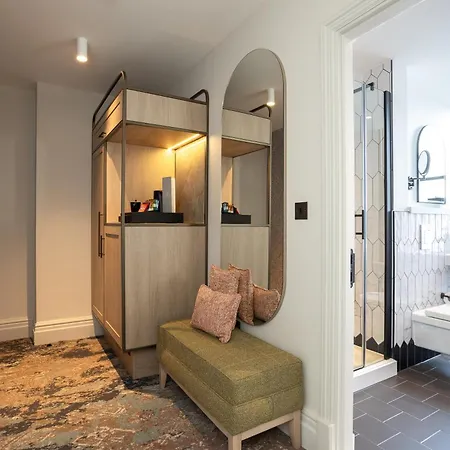 Hotel The Met - Newly Refurbished