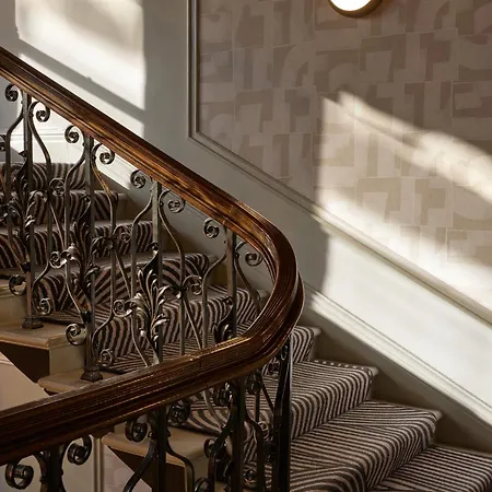 The Met - Newly Refurbished Hotel 4*