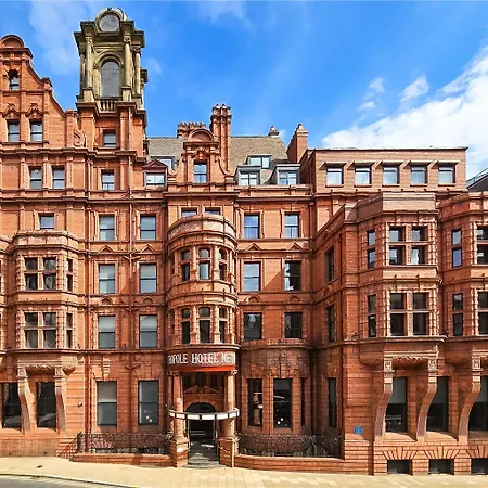 The Met - Newly Refurbished 4* Leeds (West Yorkshire)