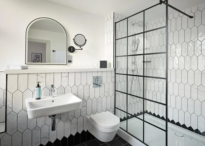 The Met - Newly Refurbished