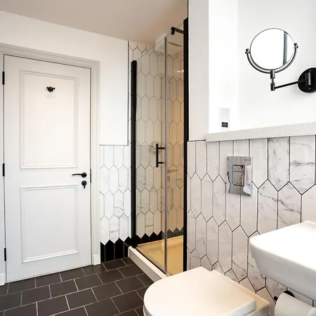 The Met - Newly Refurbished Hotel