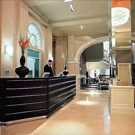 酒店 The Met - Newly Refurbished 4*