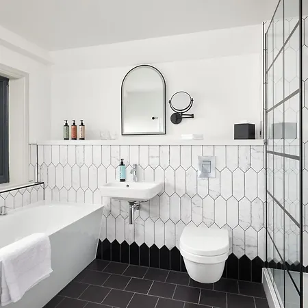 The Met - Newly Refurbished Leeds (West Yorkshire)