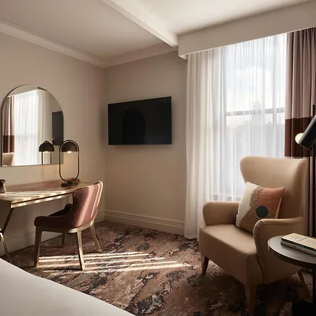 The Met - Newly Refurbished Hotel 4*