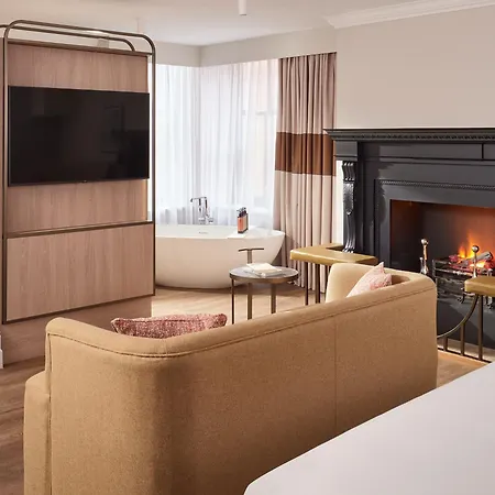 The Met - Newly Refurbished Hotel