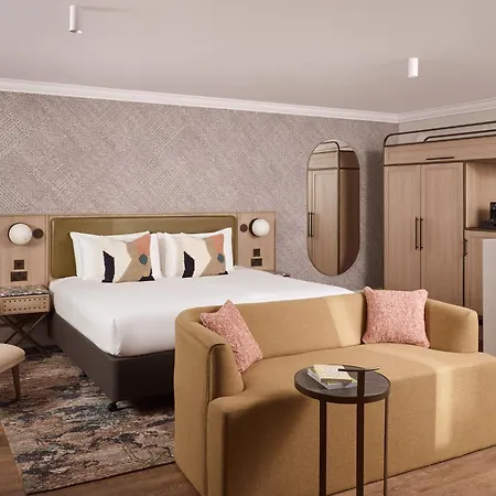 The Met - Newly Refurbished 4*