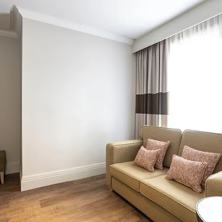 The Met - Newly Refurbished Hotel