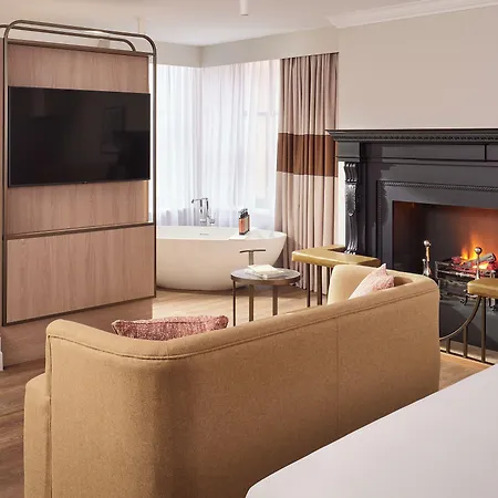 The Met - Newly Refurbished 4* Leeds (West Yorkshire)