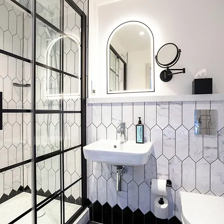 The Met - Newly Refurbished Hotel