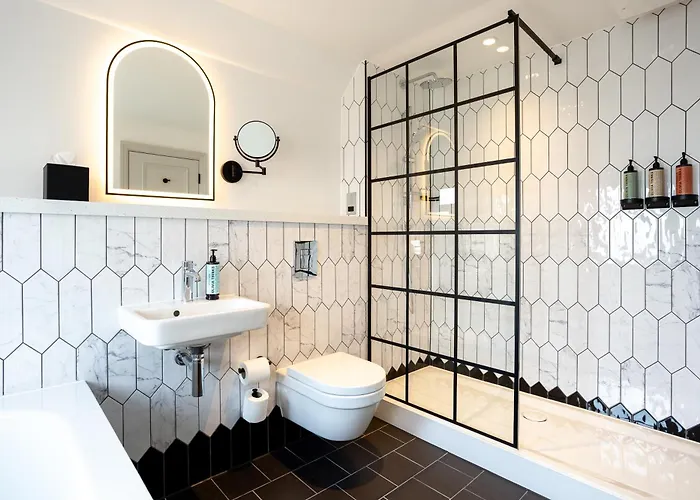 The Met - Newly Refurbished