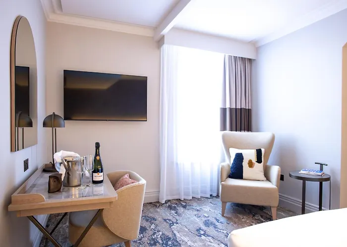 The Met - Newly Refurbished