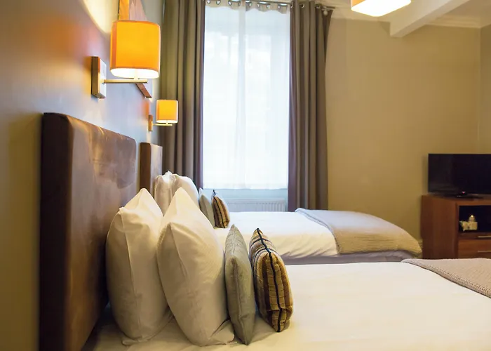 The Met - Newly Refurbished Готель 4*