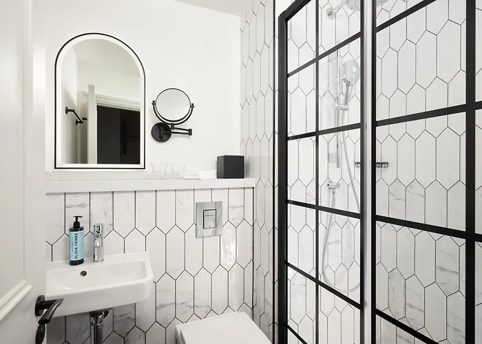 Hotel The Met - Newly Refurbished