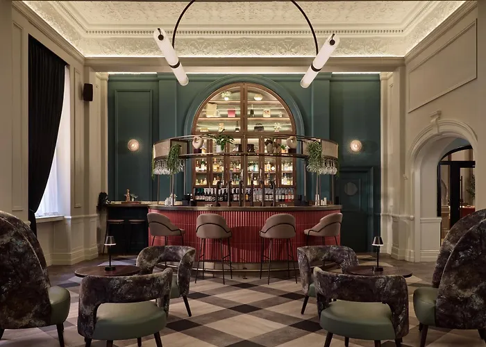 Готель The Met - Newly Refurbished 4*