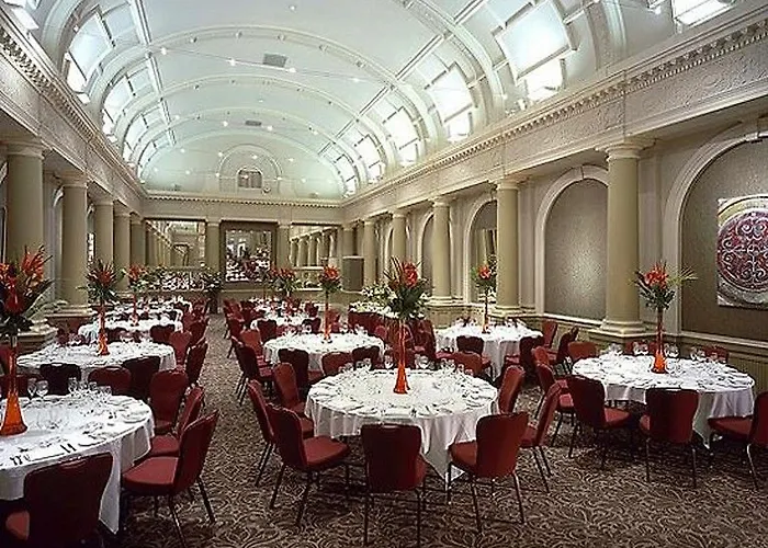 The Met - Newly Refurbished Готель