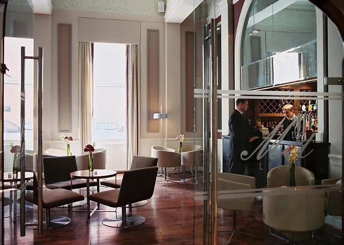 Готель The Met - Newly Refurbished 4*