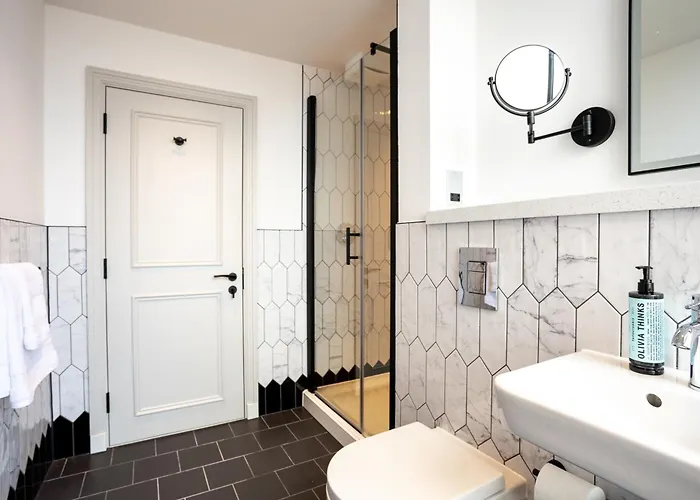 The Met - Newly Refurbished Hotel