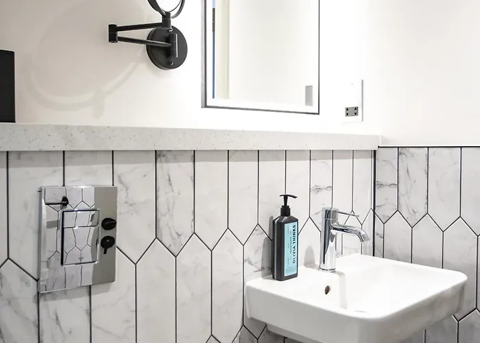 The Met - Newly Refurbished 4* Leeds (West Yorkshire)